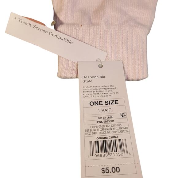 NWT Wild Fable soft pink gloves touch screen compatible, one size - Picture 5 of 5
